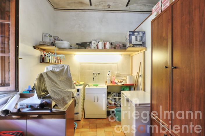 Image No.33-8 Bed Country House for sale