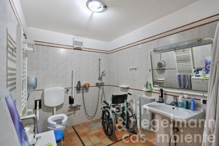 Image No.34-8 Bed Country House for sale