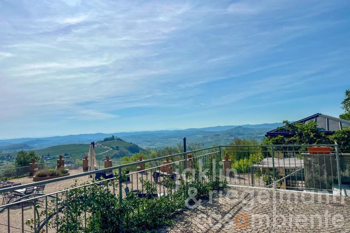 Image No.19-8 Bed House for sale