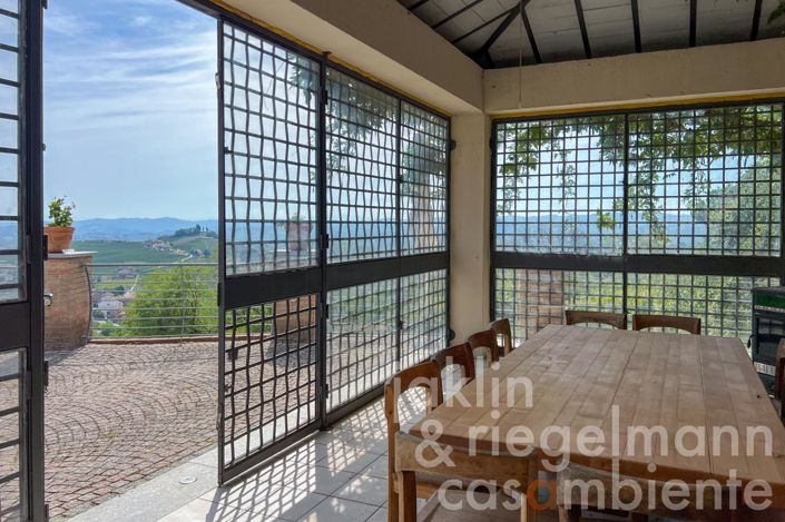 Image No.22-8 Bed House for sale