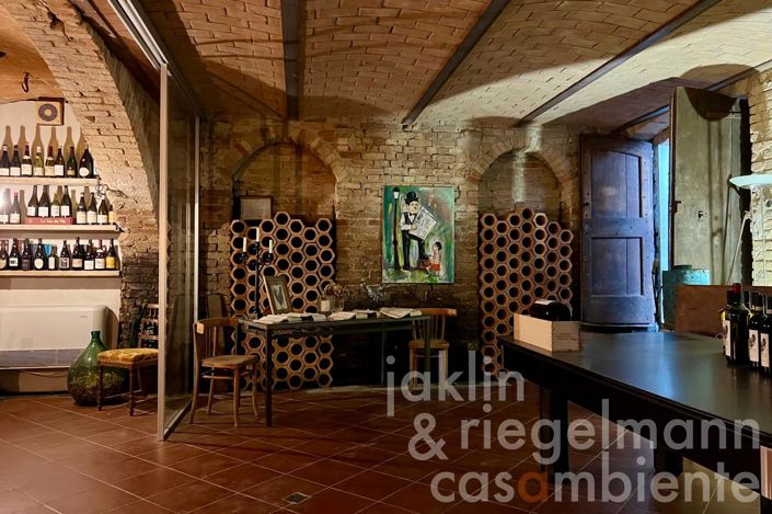 Image No.43-8 Bed House for sale