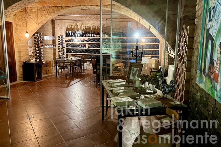 Image No.44-8 Bed House for sale