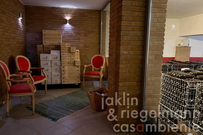 Image No.51-8 Bed House for sale