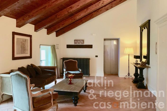 Image No.14-7 Bed Villa for sale