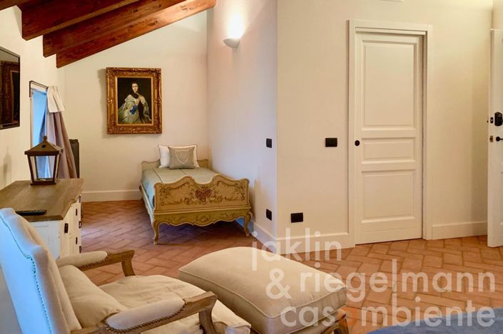 Image No.15-7 Bed Villa for sale