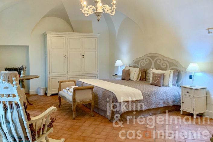 Image No.20-7 Bed Villa for sale