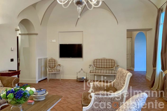 Image No.26-7 Bed Villa for sale