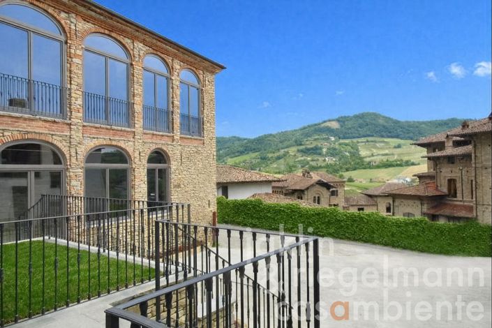 Image No.5-7 Bed Villa for sale