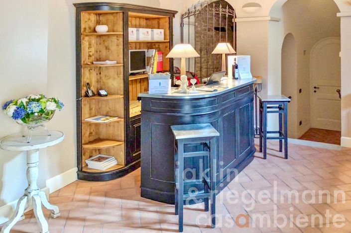 Image No.9-7 Bed Villa for sale