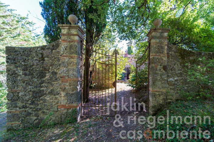 Image No.20-3 Bed Country House for sale