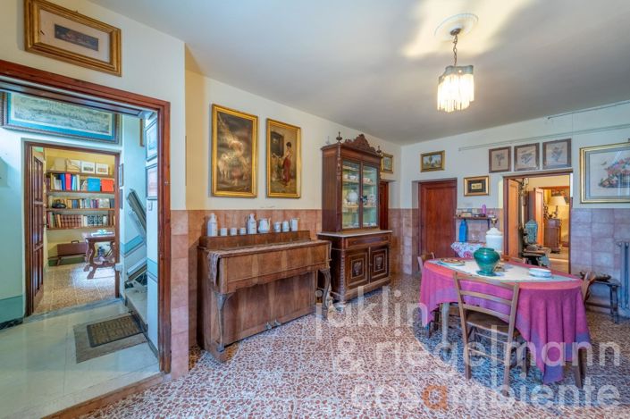 Image No.15-7 Bed Villa for sale