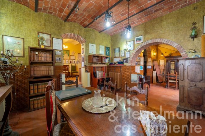 Image No.19-7 Bed Villa for sale