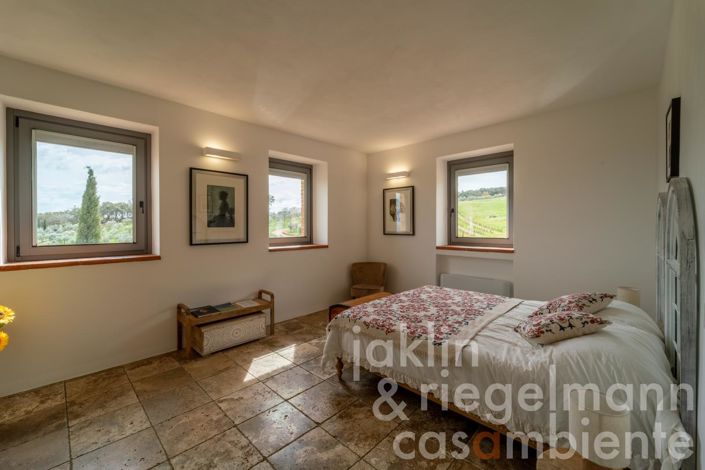 Image No.39-3 Bed Country House for sale