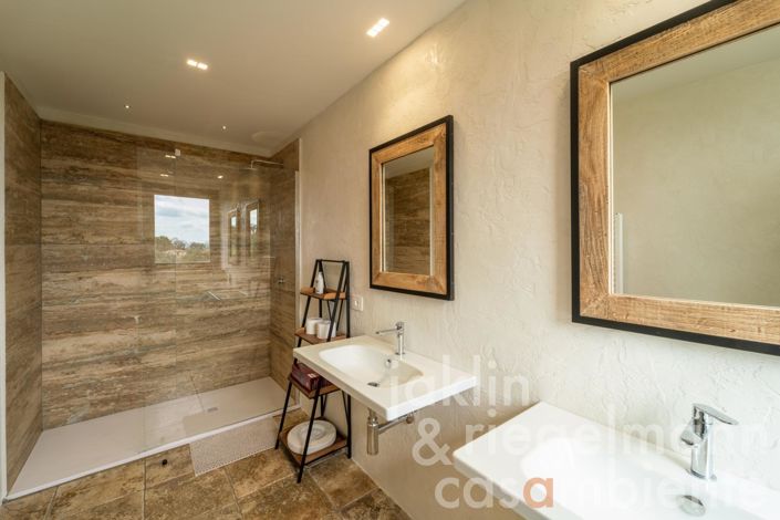 Image No.42-3 Bed Country House for sale