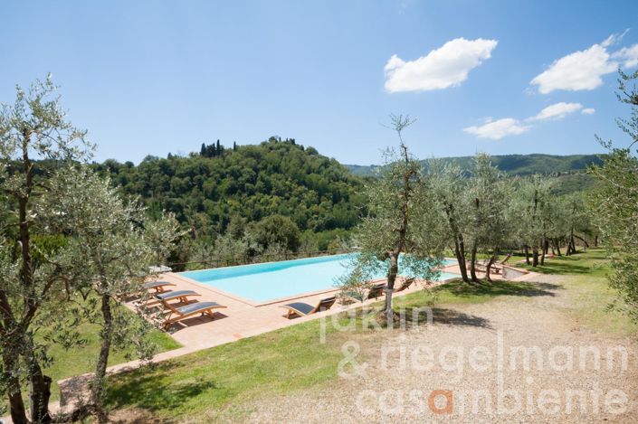 Image No.12-9 Bed Villa for sale