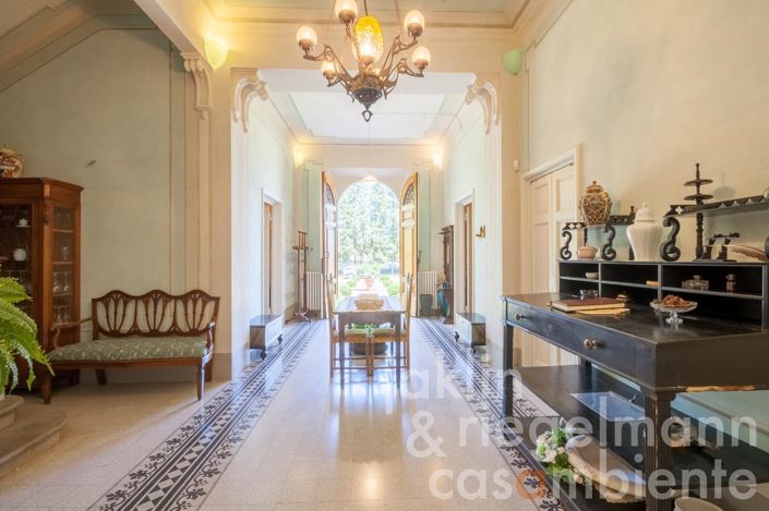 Image No.20-9 Bed Villa for sale