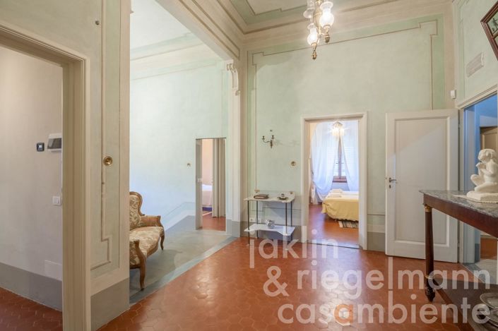 Image No.25-9 Bed Villa for sale