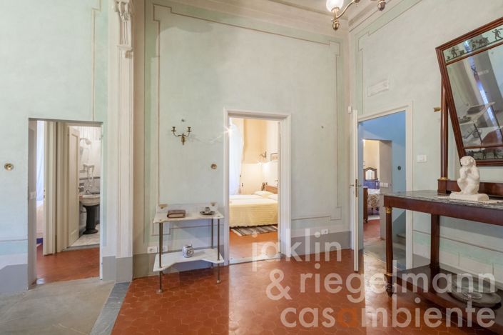 Image No.26-9 Bed Villa for sale