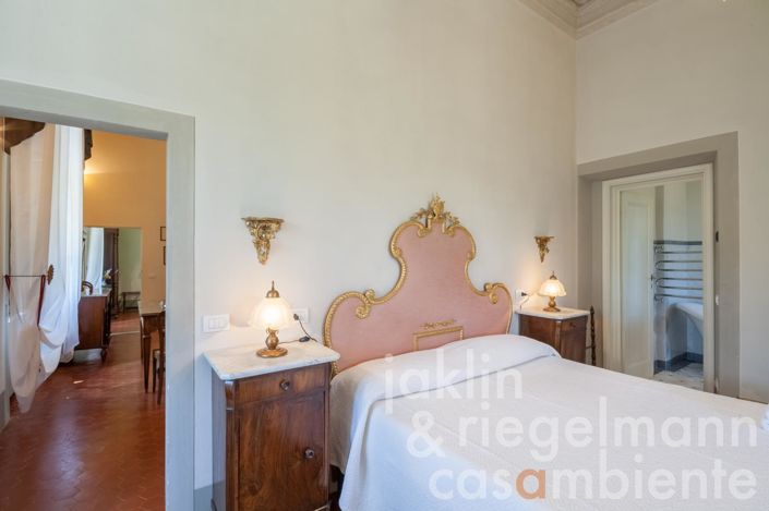 Image No.28-9 Bed Villa for sale