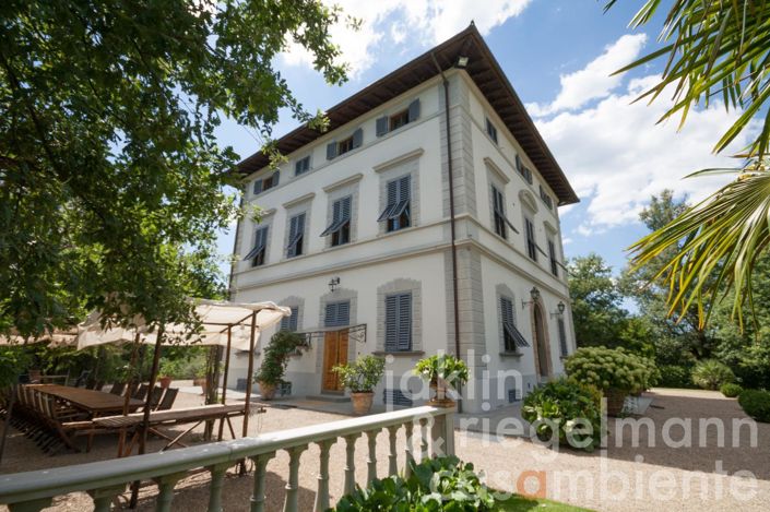 Image No.3-9 Bed Villa for sale