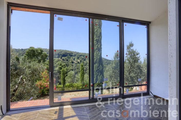 Image No.11-3 Bed Country House for sale