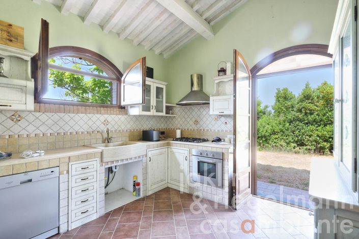 Image No.14-3 Bed Country House for sale