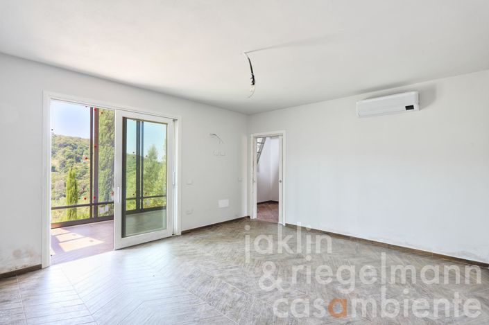 Image No.16-3 Bed Country House for sale