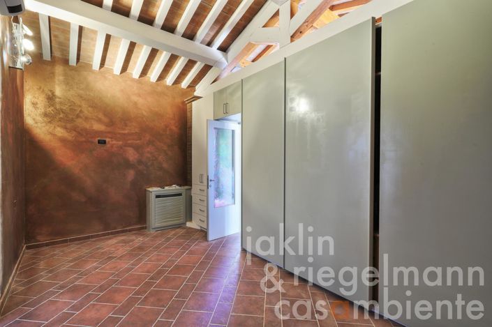 Image No.20-3 Bed Country House for sale