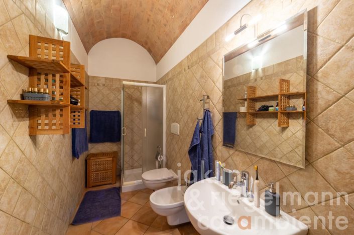 Image No.22-3 Bed Country House for sale