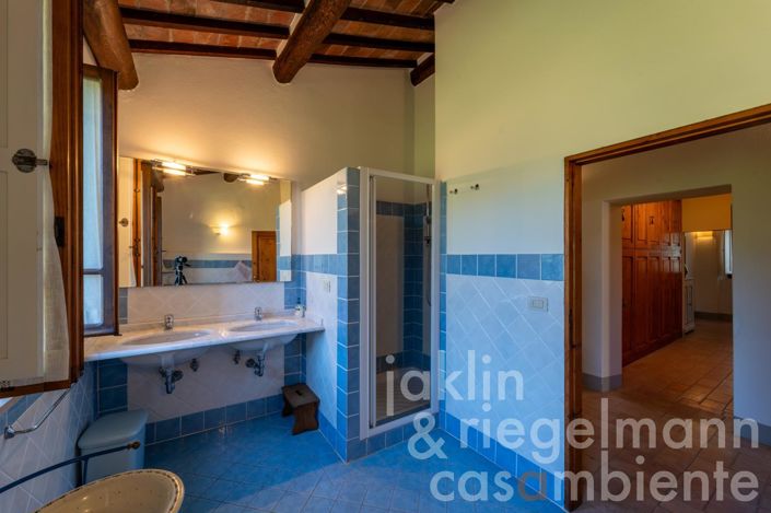 Image No.51-8 Bed Country House for sale