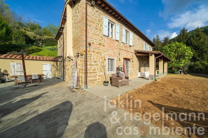 Image No.2-4 Bed Country House for sale