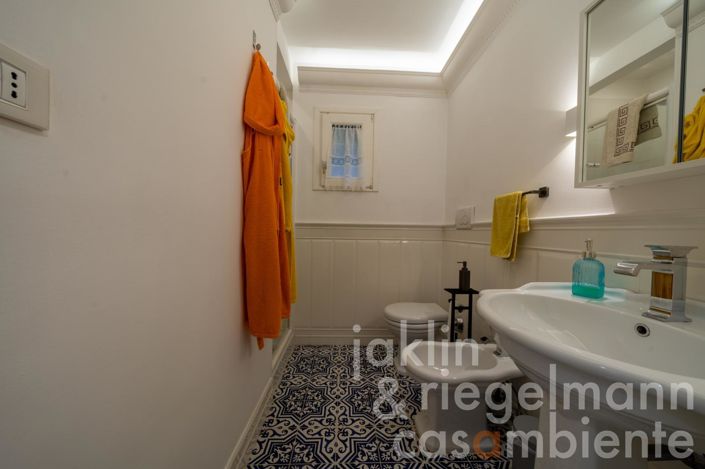 Image No.31-4 Bed Country House for sale