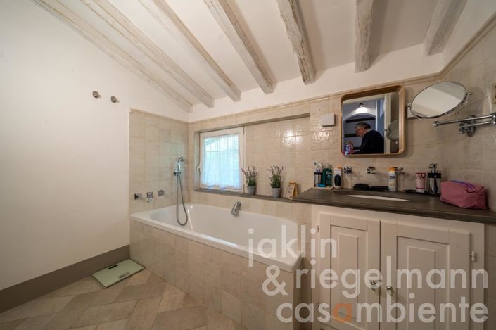 Image No.36-4 Bed Country House for sale