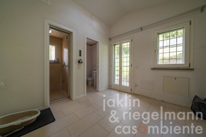 Image No.37-4 Bed Country House for sale