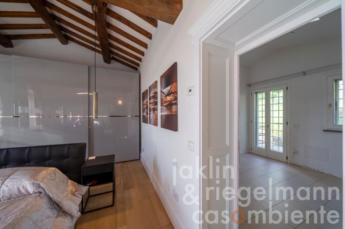 Image No.38-4 Bed Country House for sale