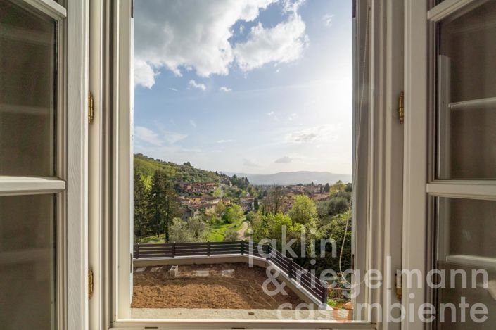 Image No.46-4 Bed Country House for sale