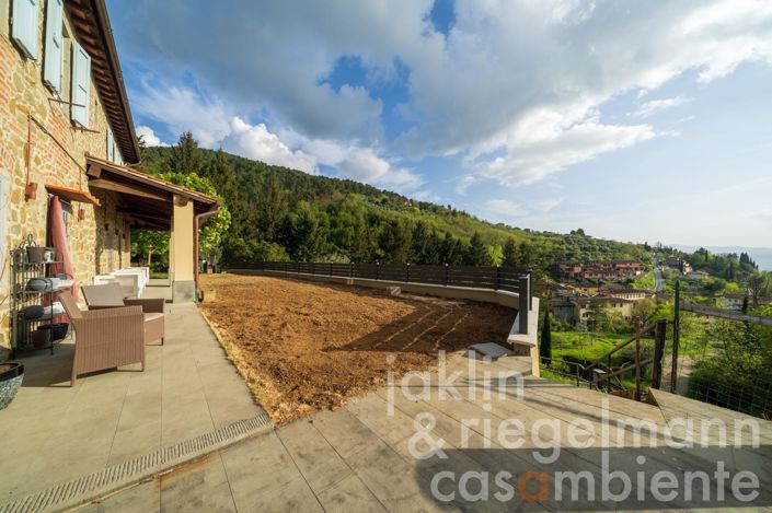 Image No.6-4 Bed Country House for sale