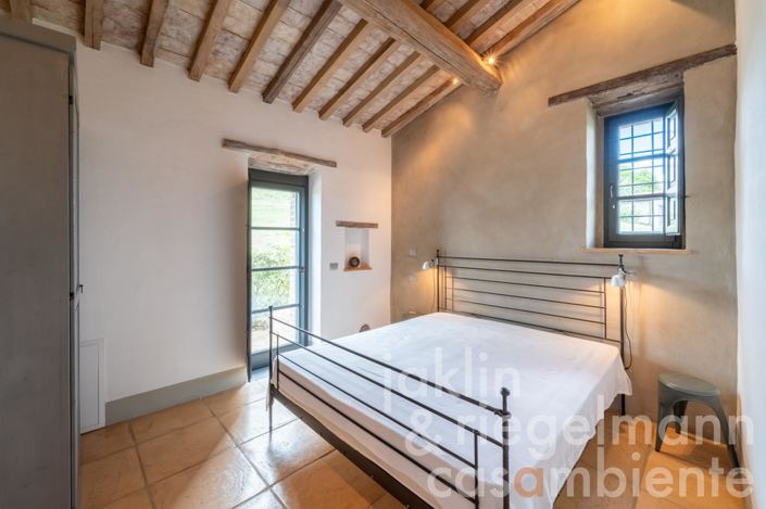 Image No.56-Maison de campagne de 6 chambres à vendre à Lisciano Niccone