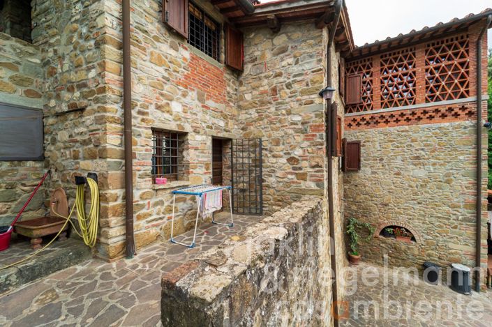 Image No.20-6 Bed Country House for sale