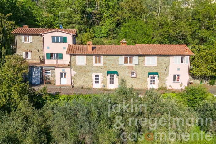 Image No.2-Maison de campagne de 9 chambres à vendre à Reggello