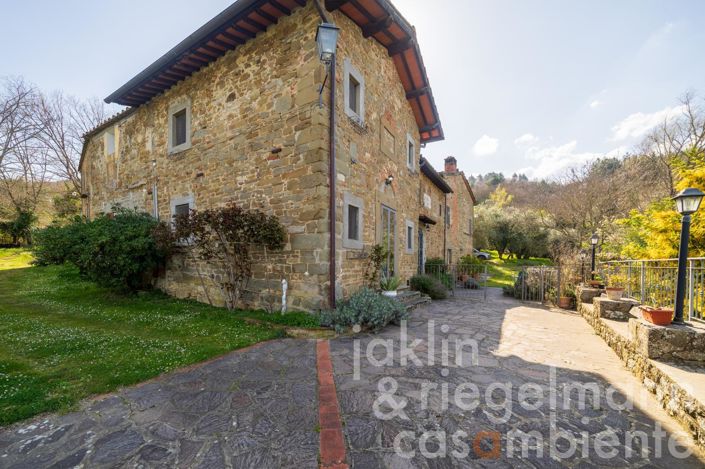 Image No.8-Maison de campagne de 6 chambres à vendre à Reggello