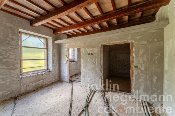 Image No.37-Maison de campagne de 4 chambres à vendre à Spello