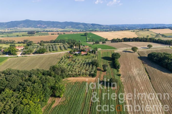 Image No.12-Maison de campagne de 4 chambres à vendre à Castiglione del Lago