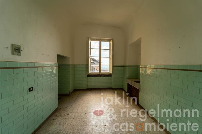 Image No.11-13 Bed Villa for sale
