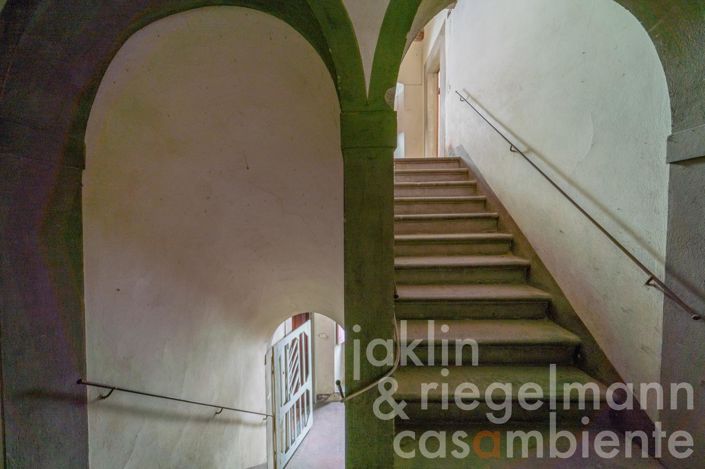 Image No.13-13 Bed Villa for sale