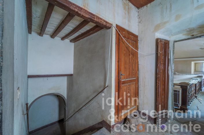 Image No.15-13 Bed Villa for sale