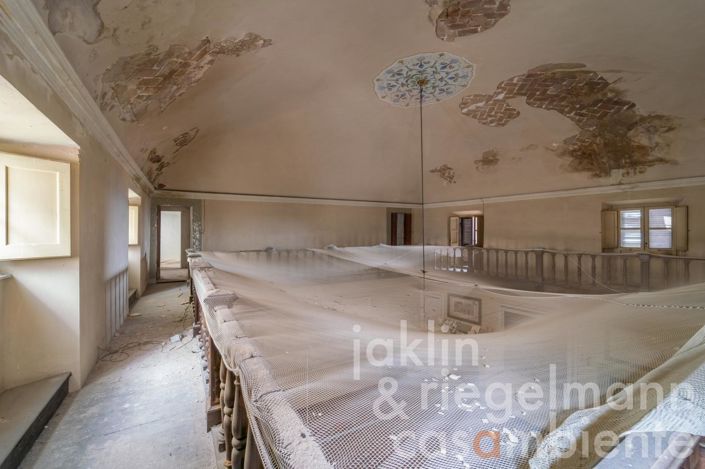 Image No.17-13 Bed Villa for sale