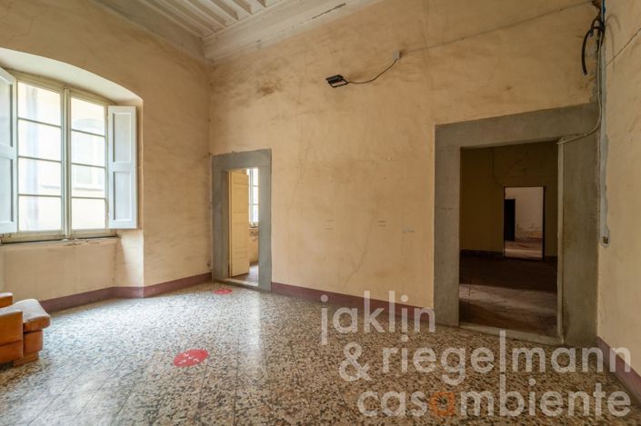 Image No.2-13 Bed Villa for sale