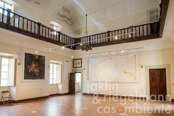 Image No.5-13 Bed Villa for sale
