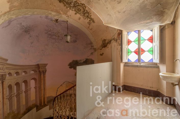Image No.6-13 Bed Villa for sale